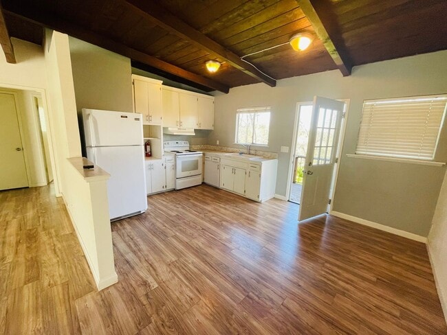Building Photo - 2 Bedroom Duplex in Placerville