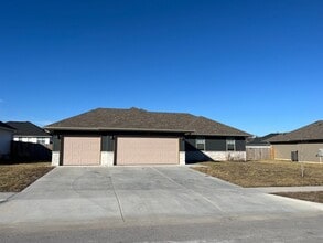 Building Photo - 4377 W Skyler Dr