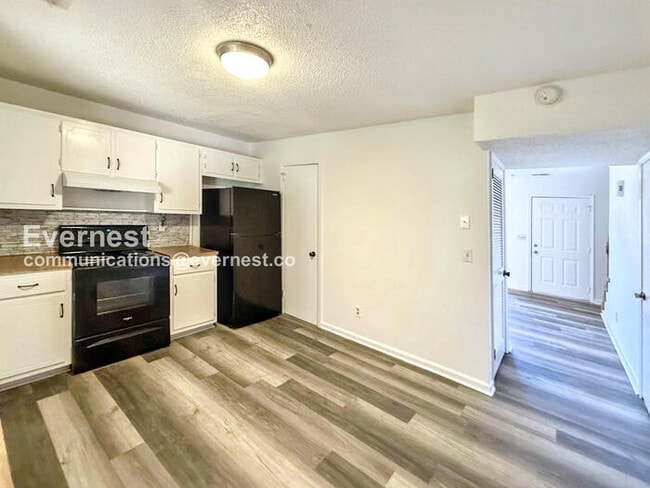 Foto del edificio - 5521 St James St