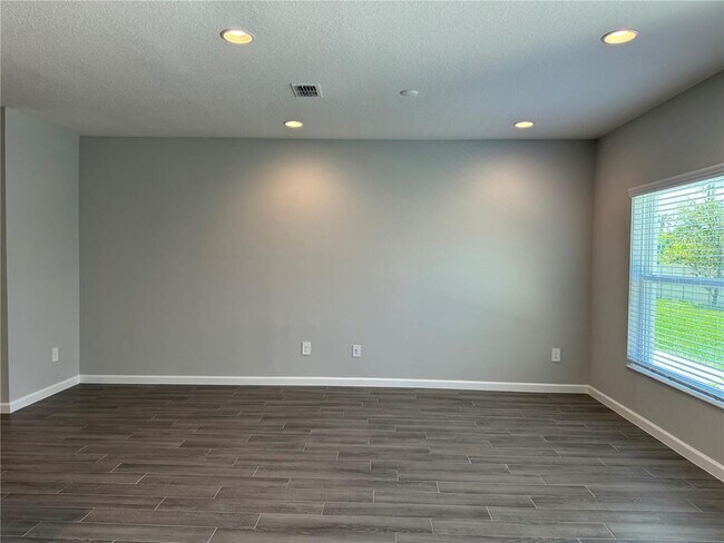 Foto del edificio - 212 Beautyberry Ln