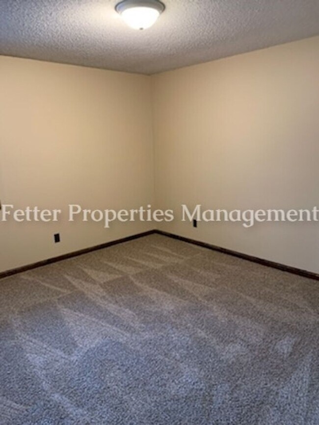 Foto del edificio - 6566 Heathervale Ct