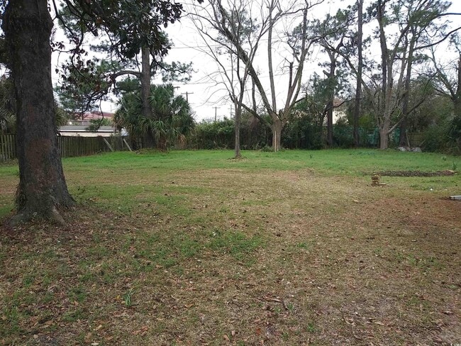 Building Photo - 1415 Winyah St