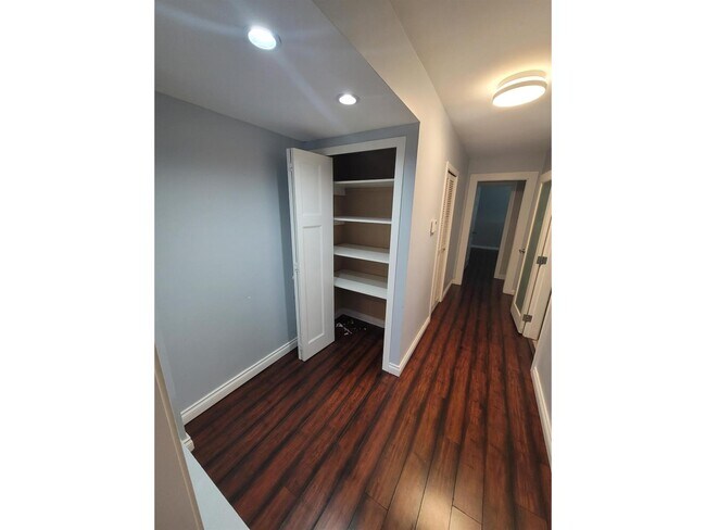 Photo du bâtiment - 4749-207A 207a St
