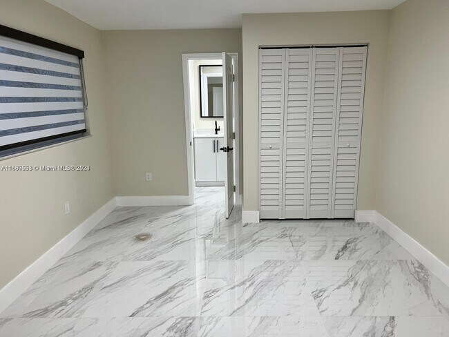 Foto del edificio - 4055 SW 103rd Ave