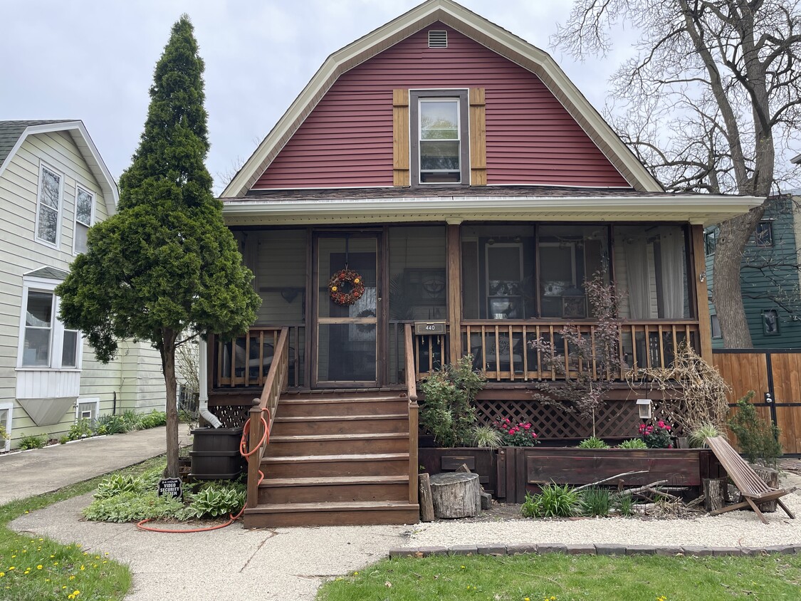 Primary Photo - 440 Elgin Ave