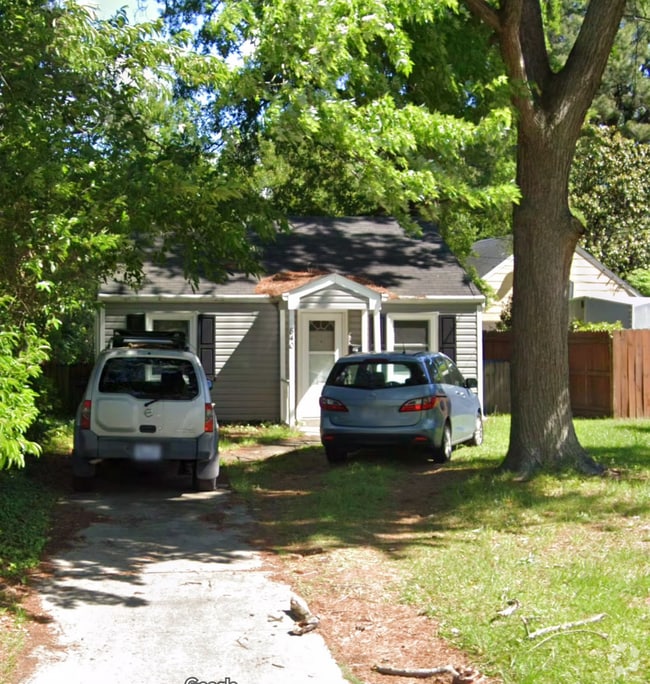 Building Photo - 840 Ama Dr