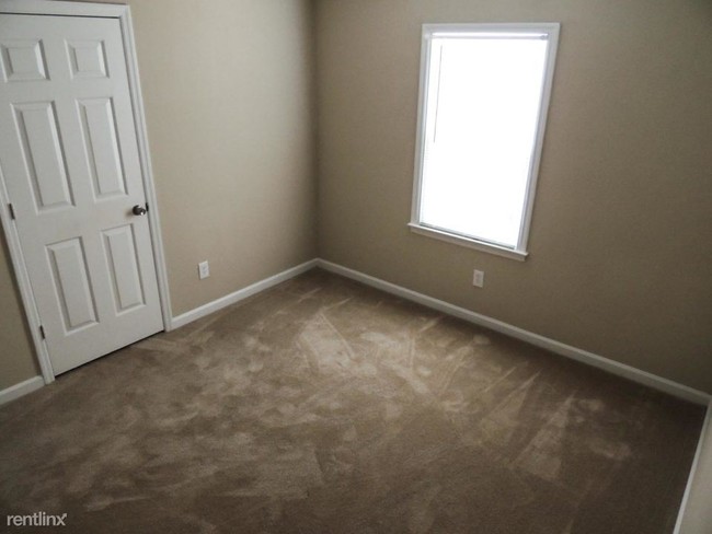 Building Photo - 15 Stone Creek Dr