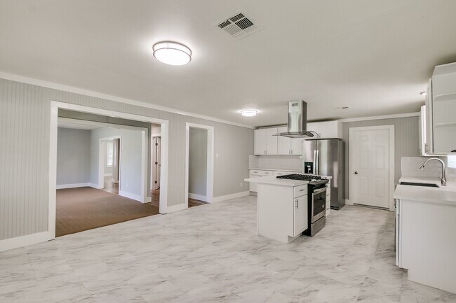 Foto del edificio - 3901 McKinney Dr