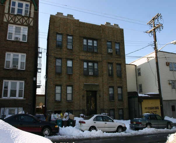 Building Photo - 325 Union St