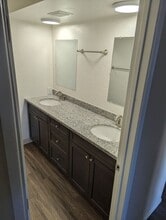 Building Photo - 4551 E Bellevue St