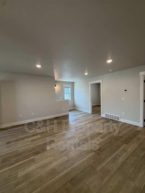 Building Photo - 6105 Elysian Rd