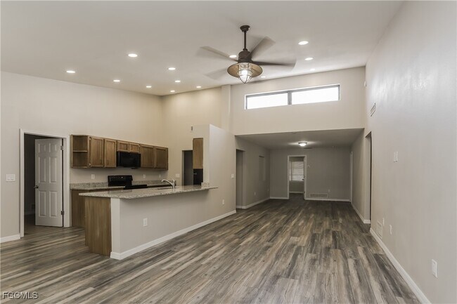 Building Photo - 1054 Mohegan Rd