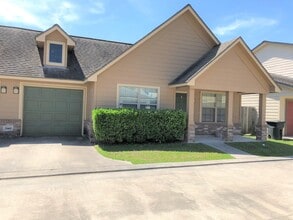 Building Photo - 21481 W Wallis Dr