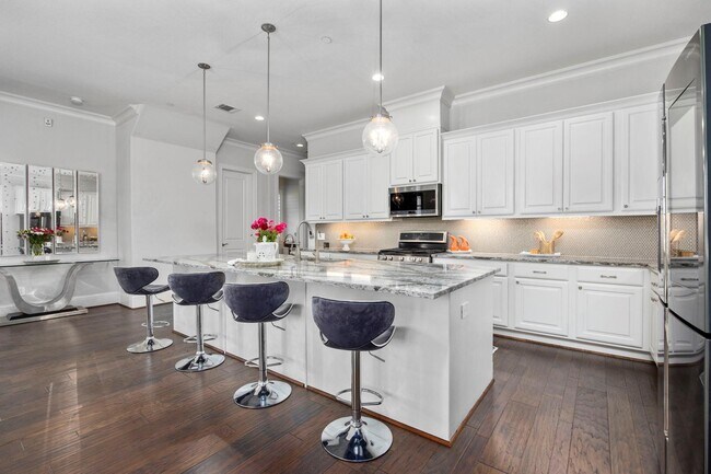 Foto del edificio - 726 Imperial Blvd