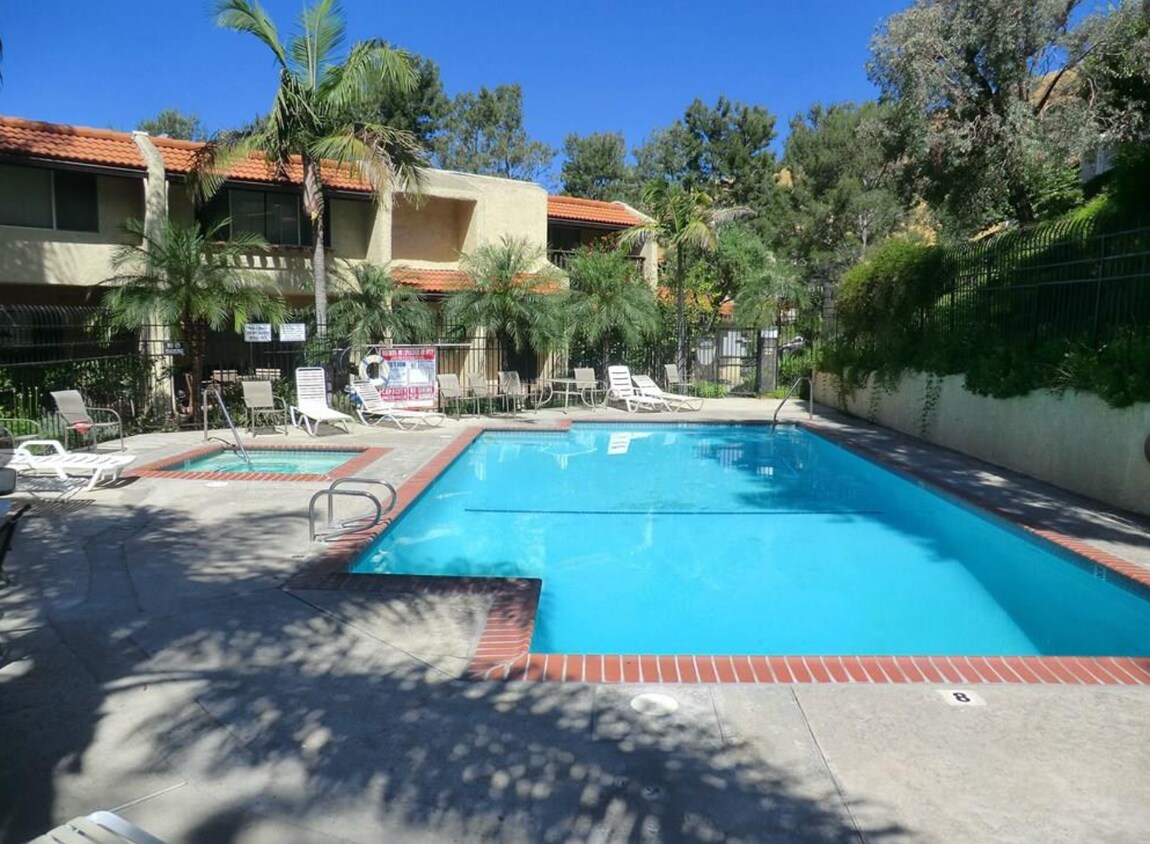 9419 Via Patricia, Burbank, CA 91504 Townhome Rentals in Burbank CA