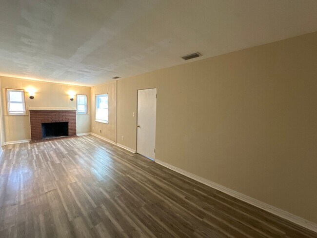 Building Photo - Beautiful Renovated Home In College Park!