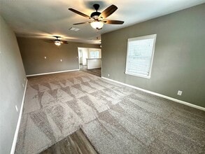 Building Photo - 318 Melton St