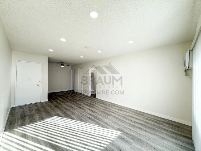 Foto del edificio - 5433 Sepulveda Blvd