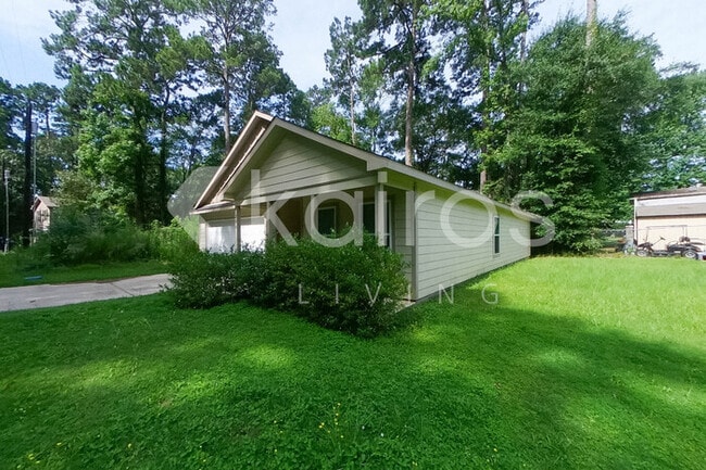 Building Photo - 204 Wild Oak
