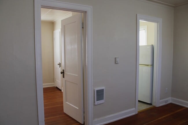 Building Photo - 535 Yakima St