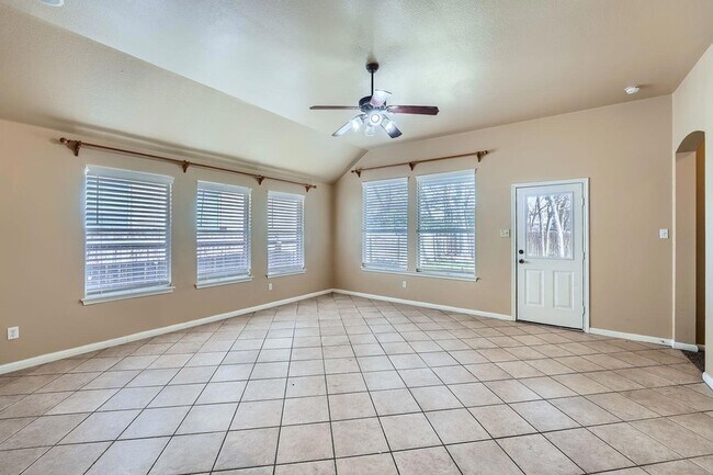 Foto del edificio - 1402 Weatherford Dr