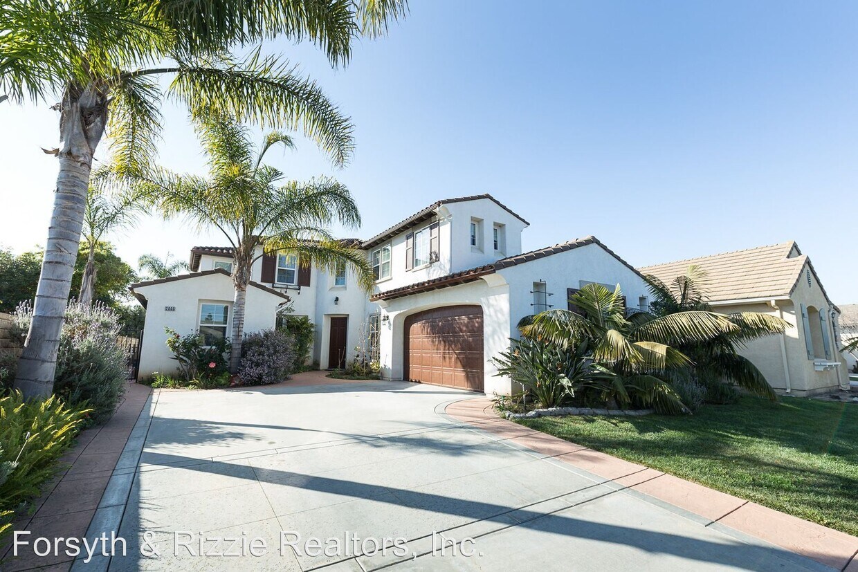 Foto principal - 6 br, 4 bath House - 2005 Long Cove Dr.