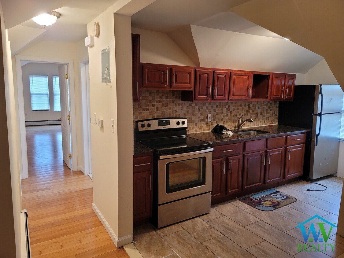 Foto principal - 3944 Hill Ave