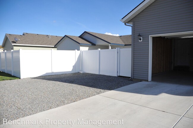 Building Photo - 3 br, 2 bath House - 8205 N. Crown Pointe ...