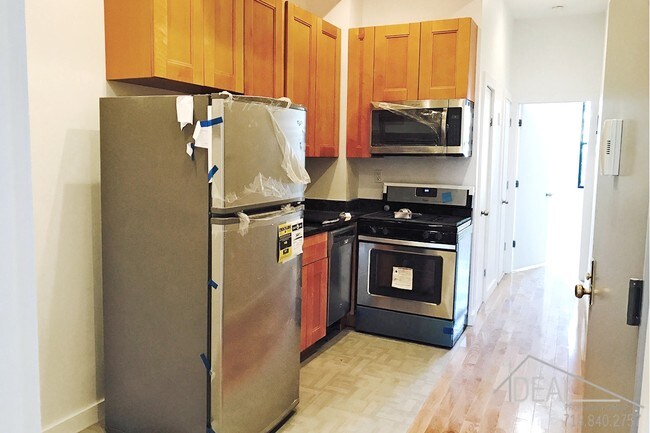 Building Photo - 104 Ellery St