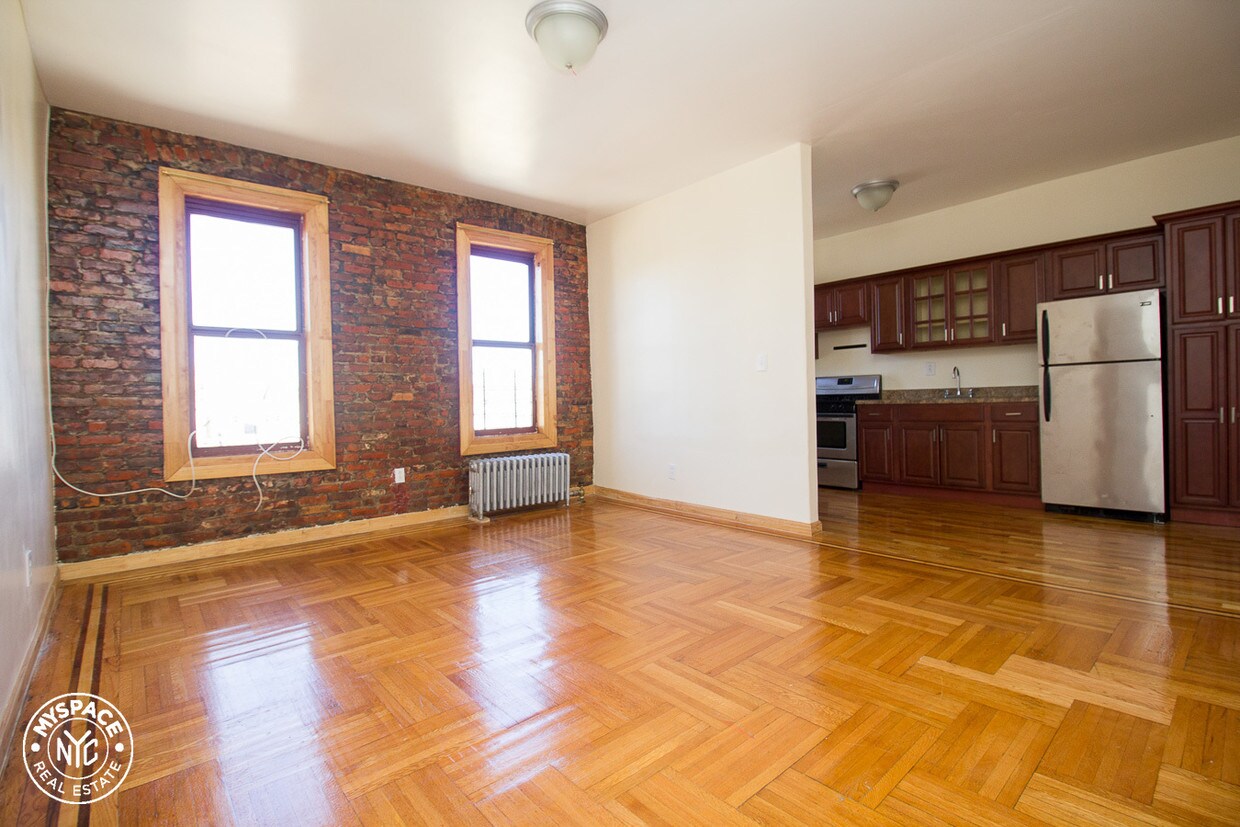 Primary Photo - 947 Montgomery St