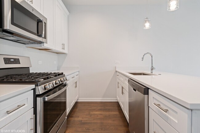 Building Photo - 4533 S Vincennes Ave