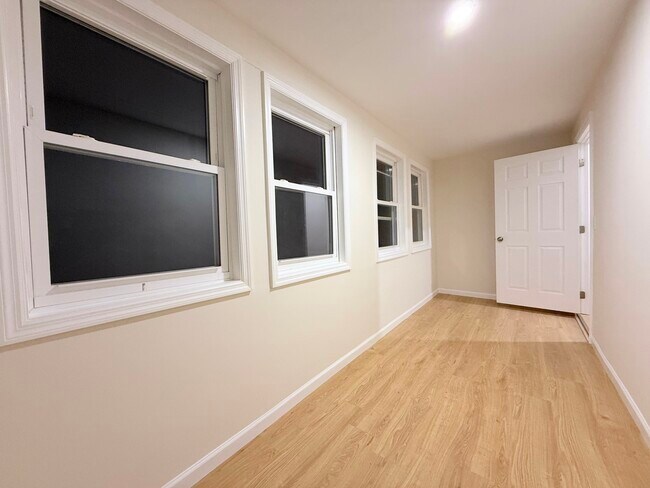 Foto del edificio - 356 Carnegie Pl