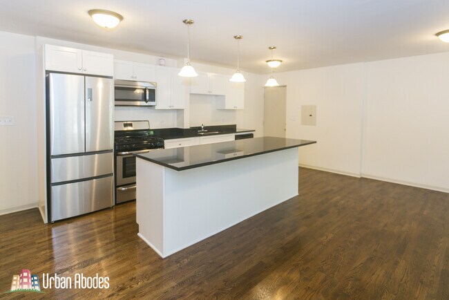 Foto del edificio - 4656 N Malden St