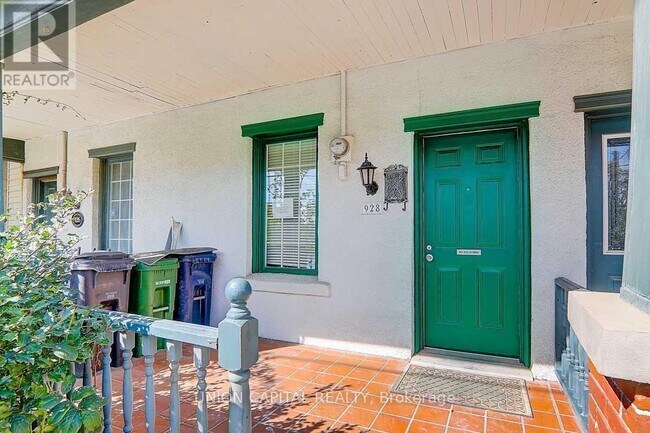 Photo du bâtiment - 928 Eastern Ave