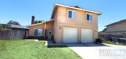 Building Photo - 812 Emerald Ct