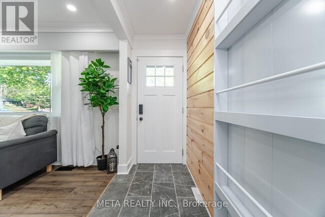 Building Photo - 4 Greenview St