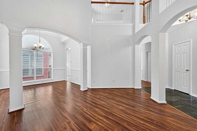 Foto del edificio - 15618 Edgemere Ct
