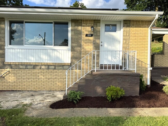 Building Photo - 150 Bost Dr