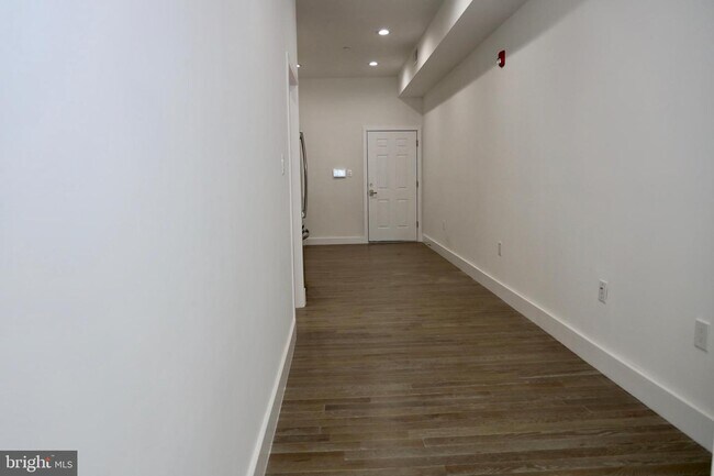 Building Photo - 1231 Vine St