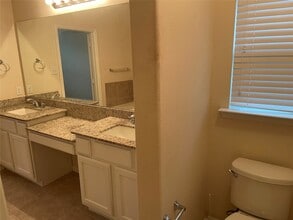 Building Photo - 12209 City Skyline Ct