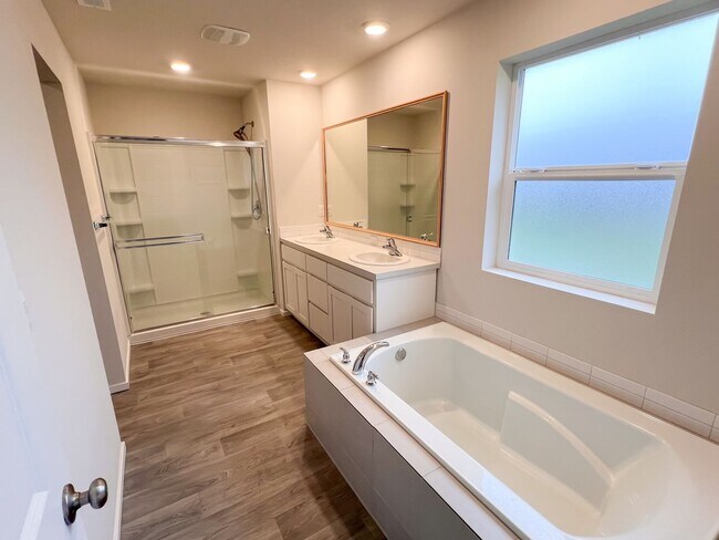 Foto del edificio - 4 Bedroom House in Springfield