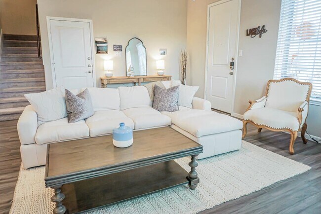 Foto del edificio - 9918 Crescent Cove Dr