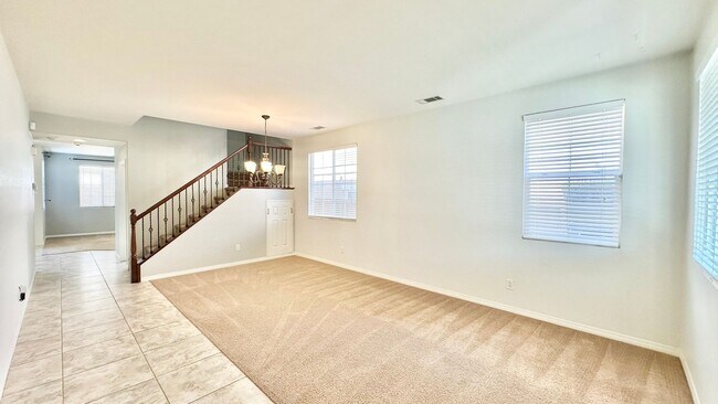 Building Photo - Beautiful Two-Story Home in the Desirable ...