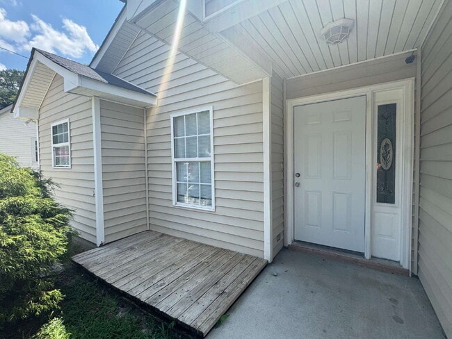Building Photo - Brand New Rental Listing – Steps from Down...