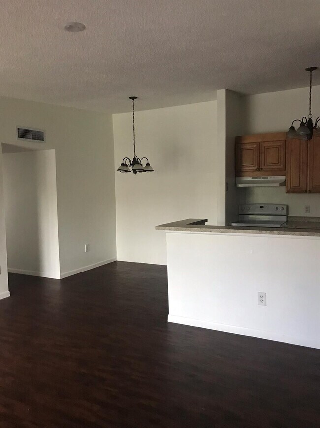 Foto del edificio - 819 NE 199th St