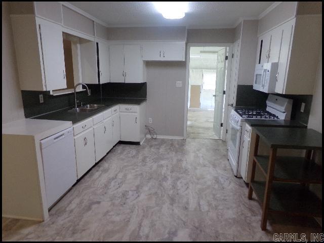 Foto del edificio - 7698 Zuber Rd