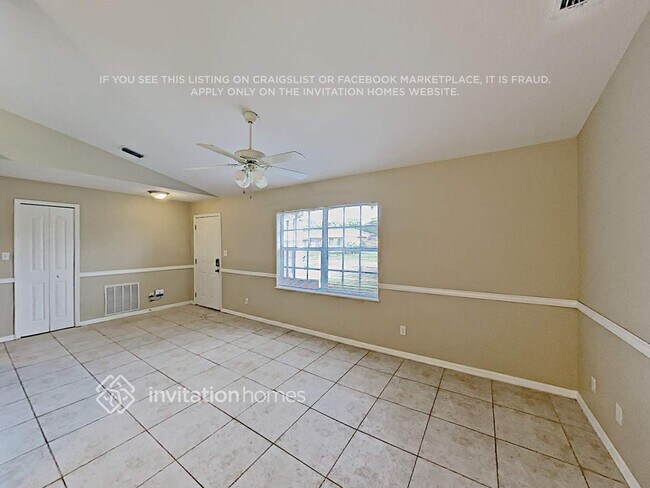 Building Photo - 4800 Miramar St