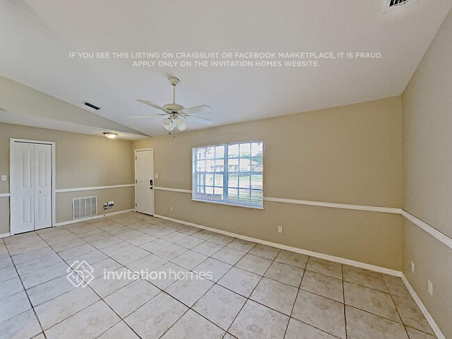 Foto del edificio - 4800 Miramar St