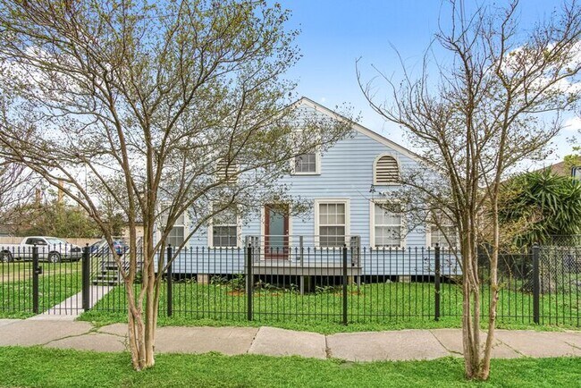 Building Photo - 8525 Hickory St
