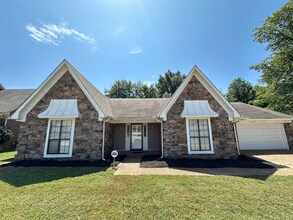 Building Photo - 6891 Fox Den